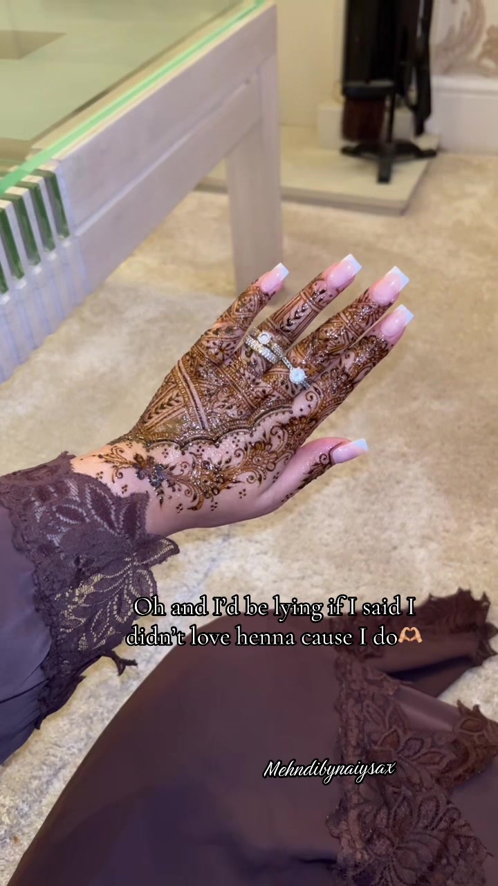 @MehndibyNaiysa🖤