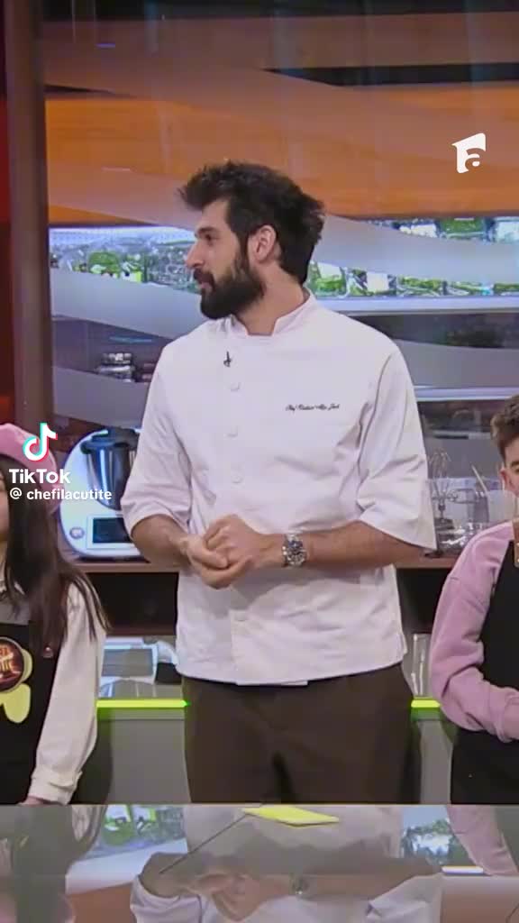 @Carmen Capota565