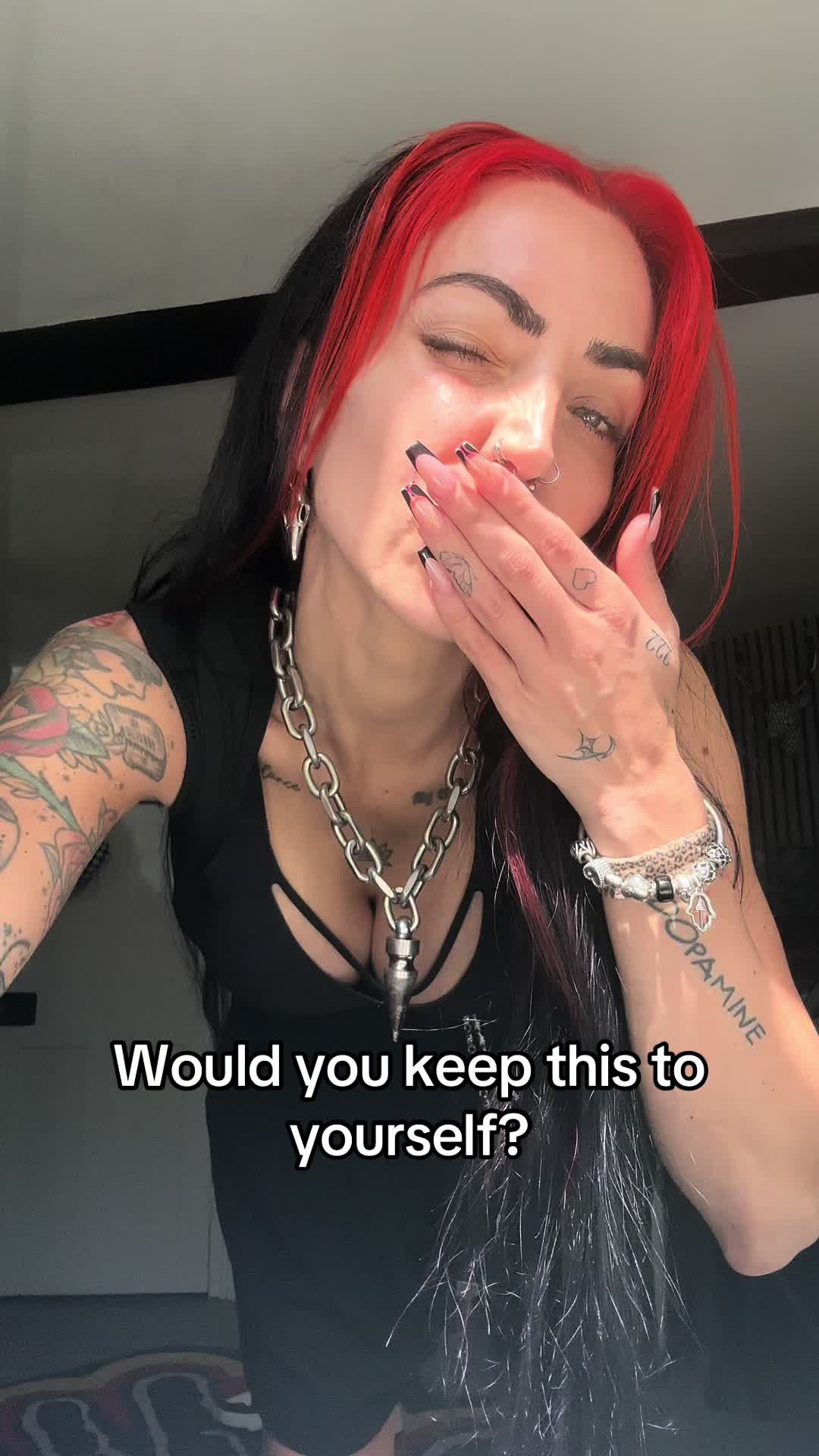@itsonlyem__