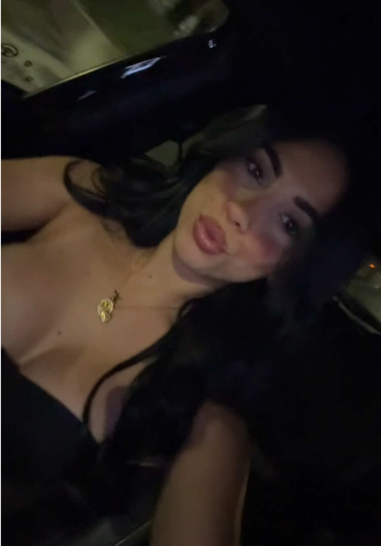 @noemy🍒🌹🌺