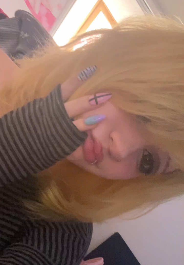 @⃟