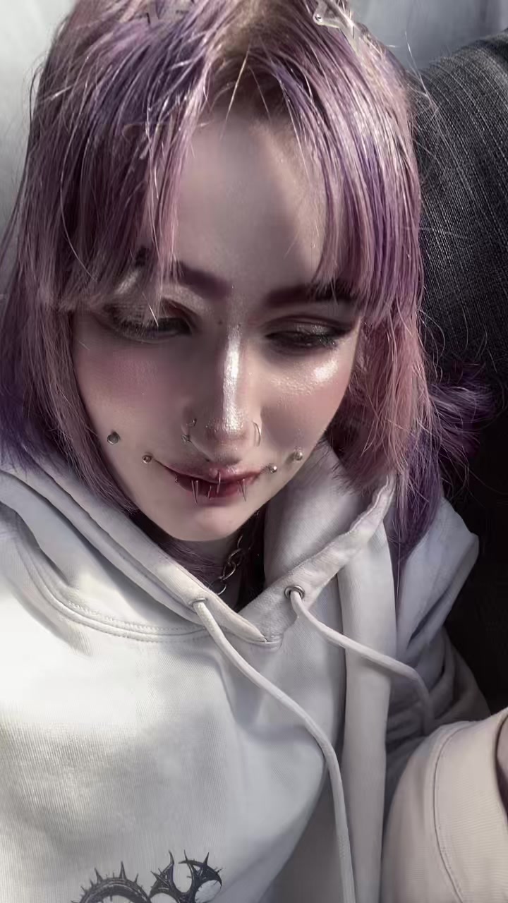@โ
hyunie! ~ SAW XLOV! โ