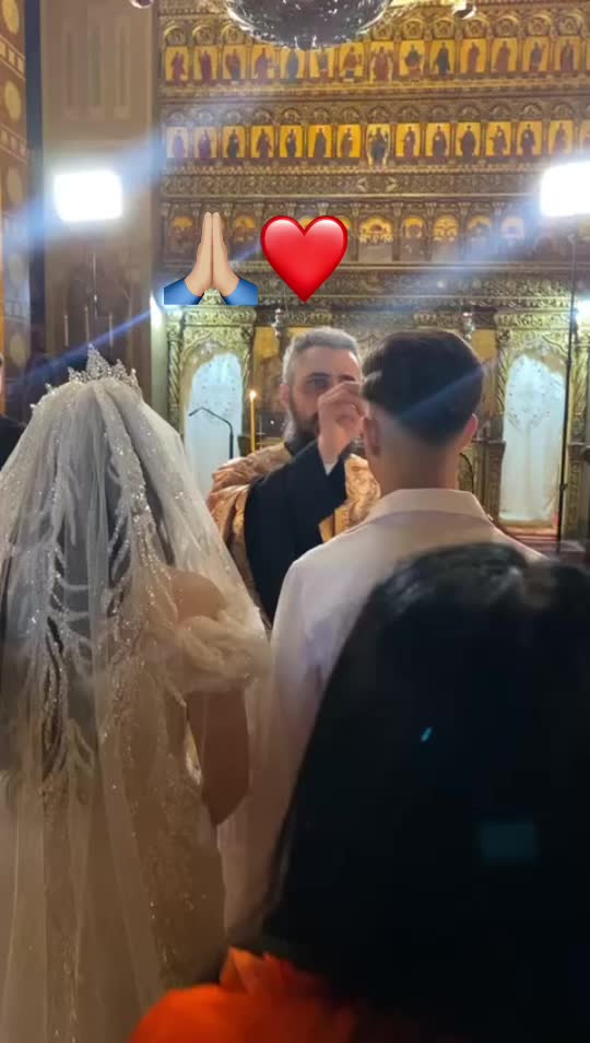 @𝓜𝓮𝓵𝓸𝓭𝓲𝓲🖤♾