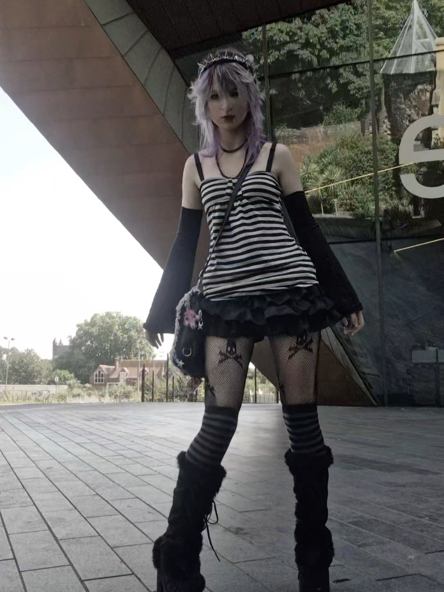 @Cr0w3