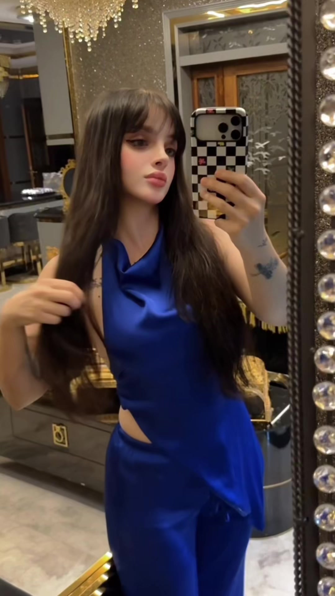 @Model rena