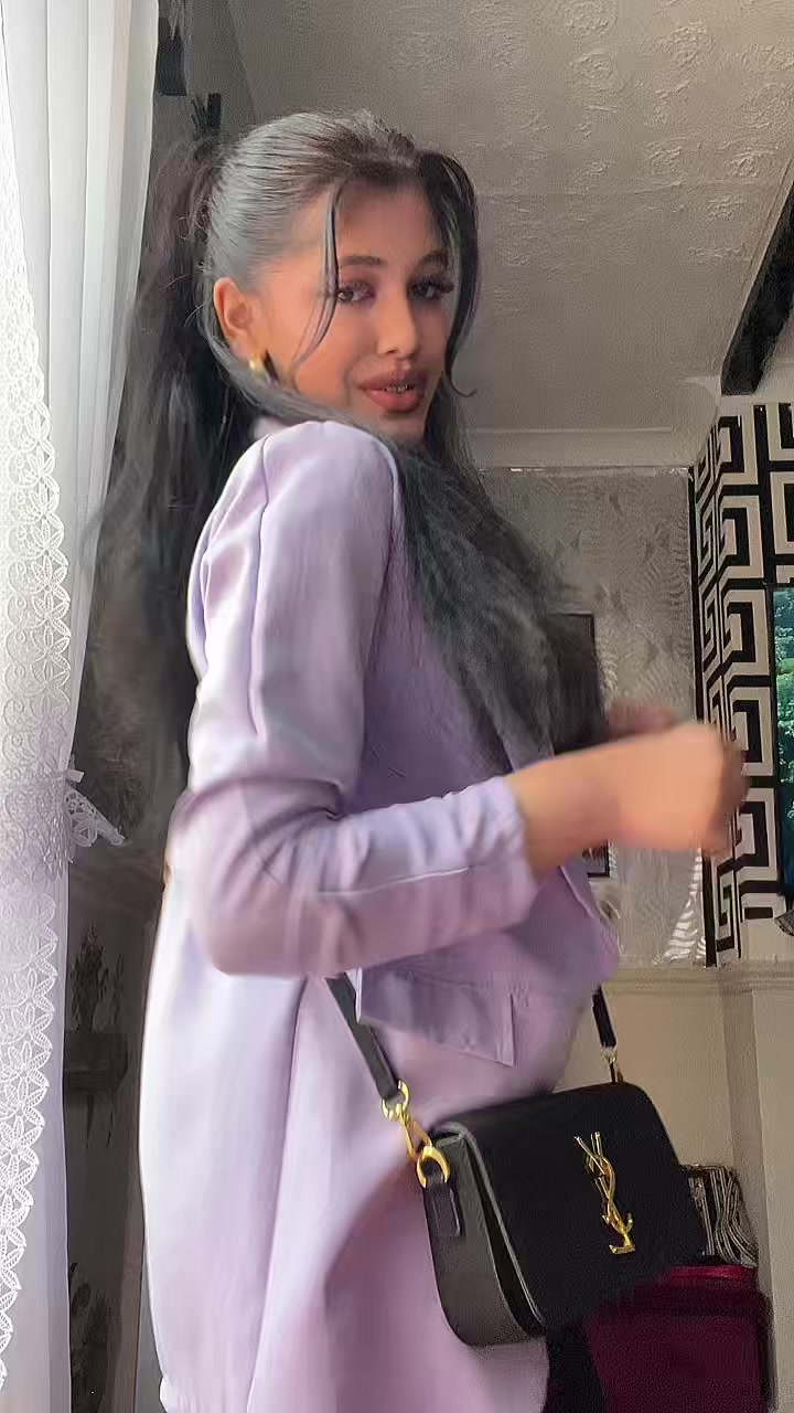 @Livi🥀