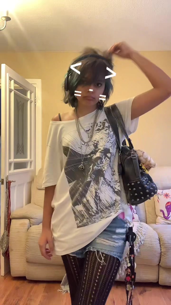 @😼