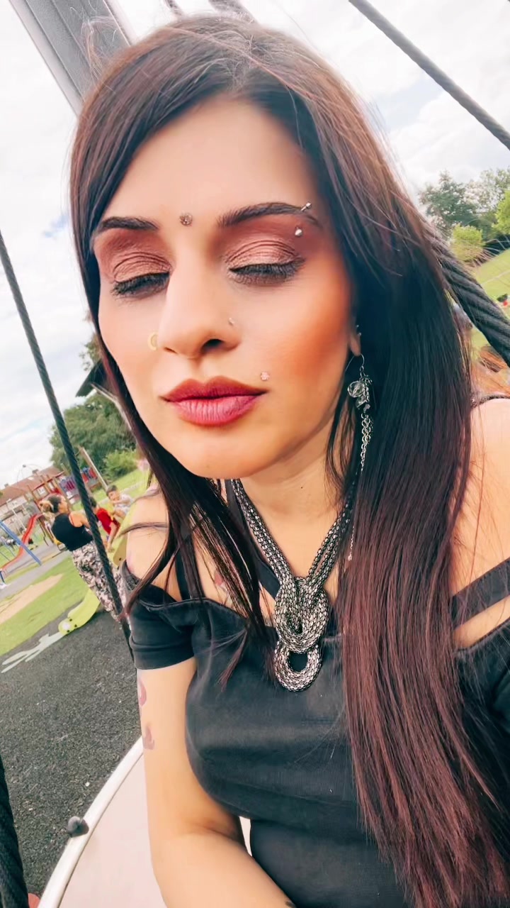 @ⁱᵐ͟͟͞͞☞🇬🇧𝕌𝕂 𝕊𝕙𝕖𝕣𝕟𝕚🐅