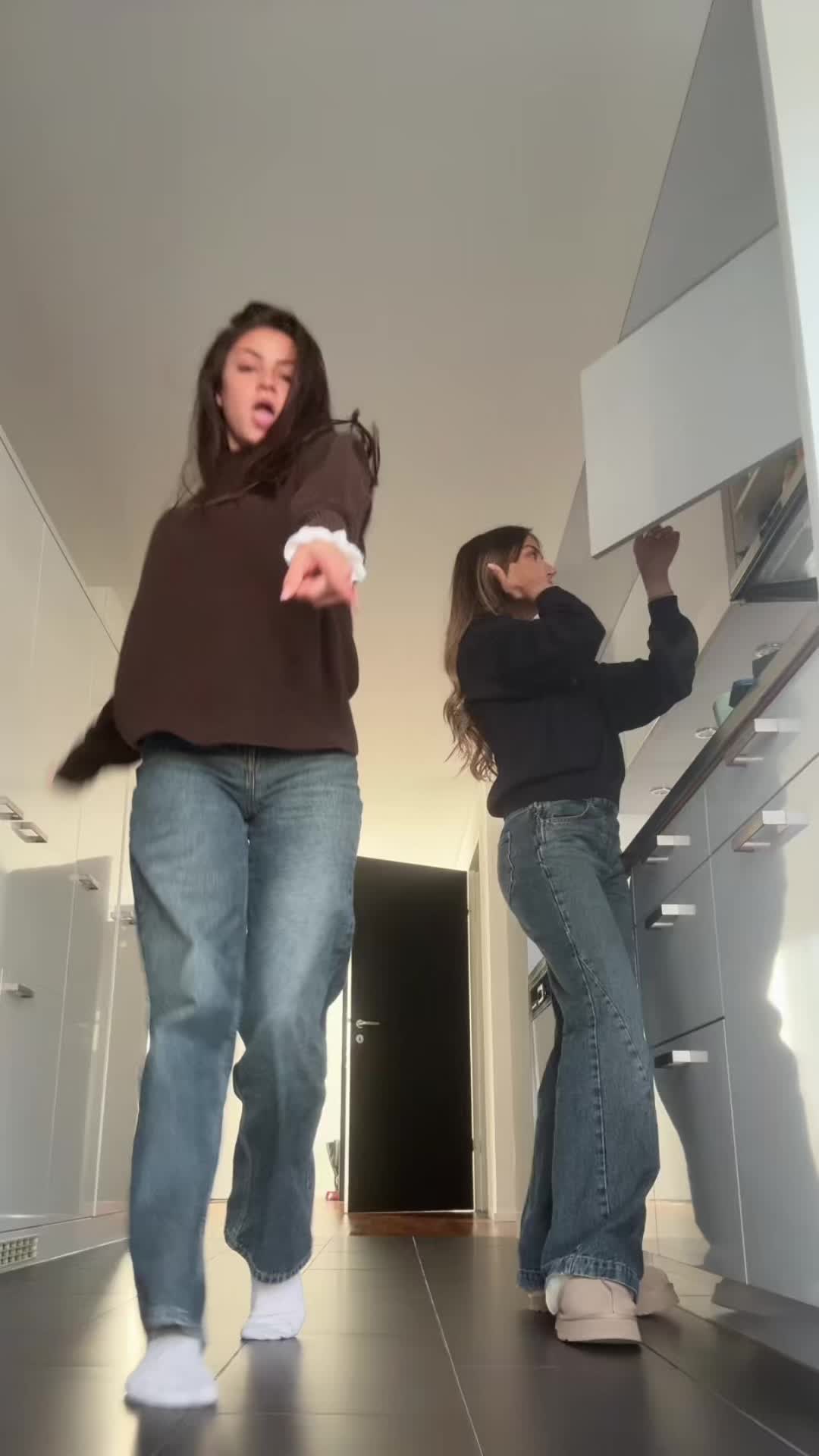 @Layna