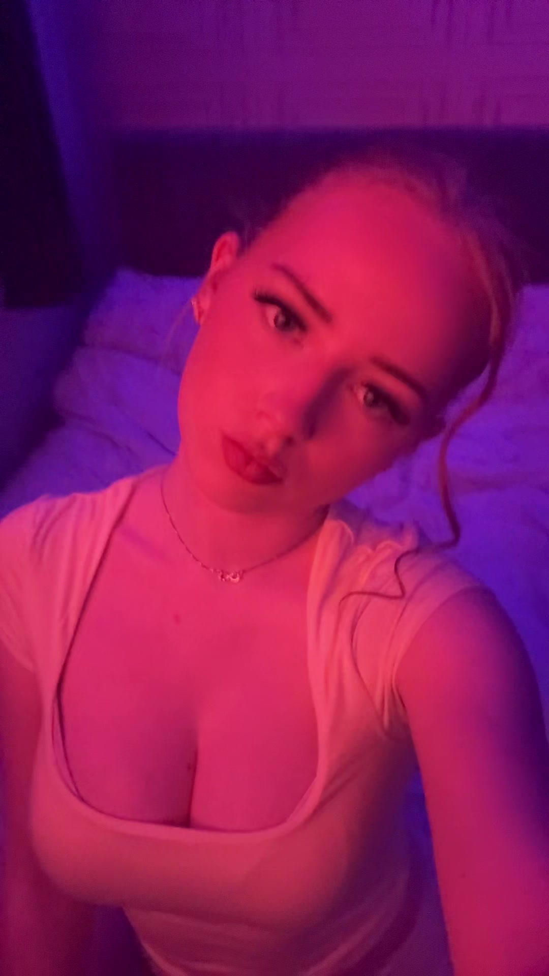 @phoebe x