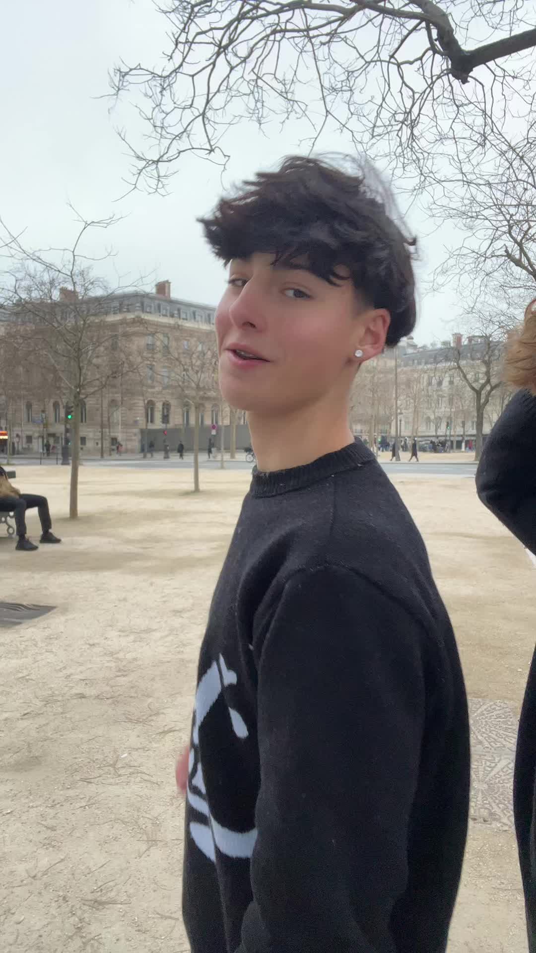 @L&Eacute;O