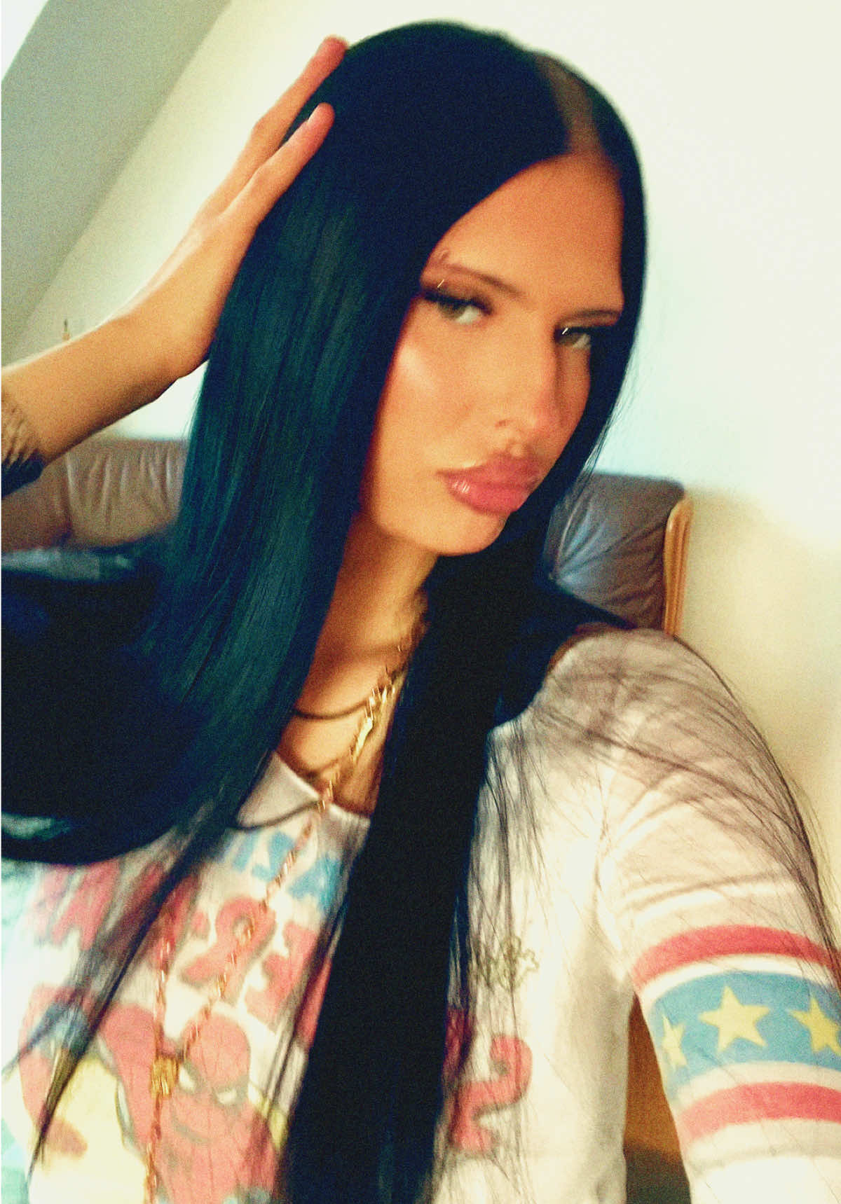 @￴