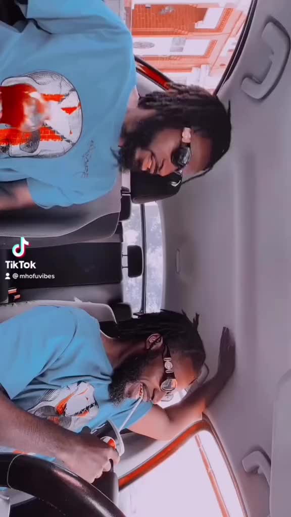 @Mhofuvibes