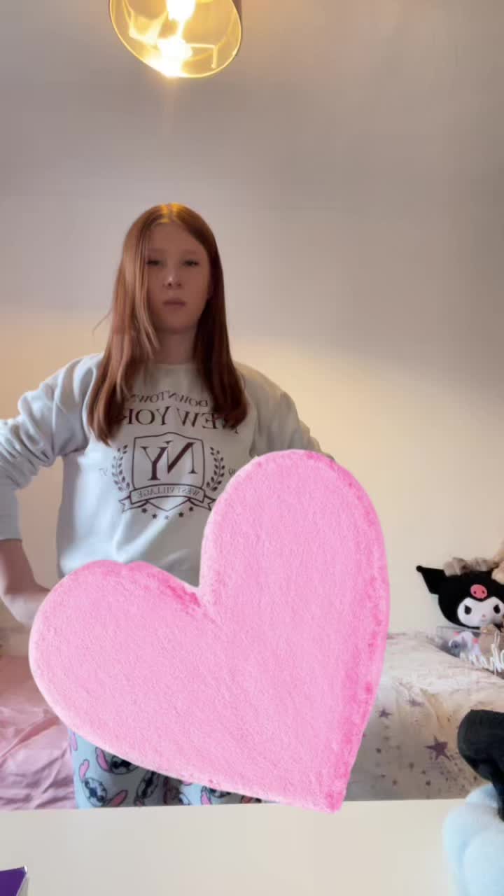 @Bella