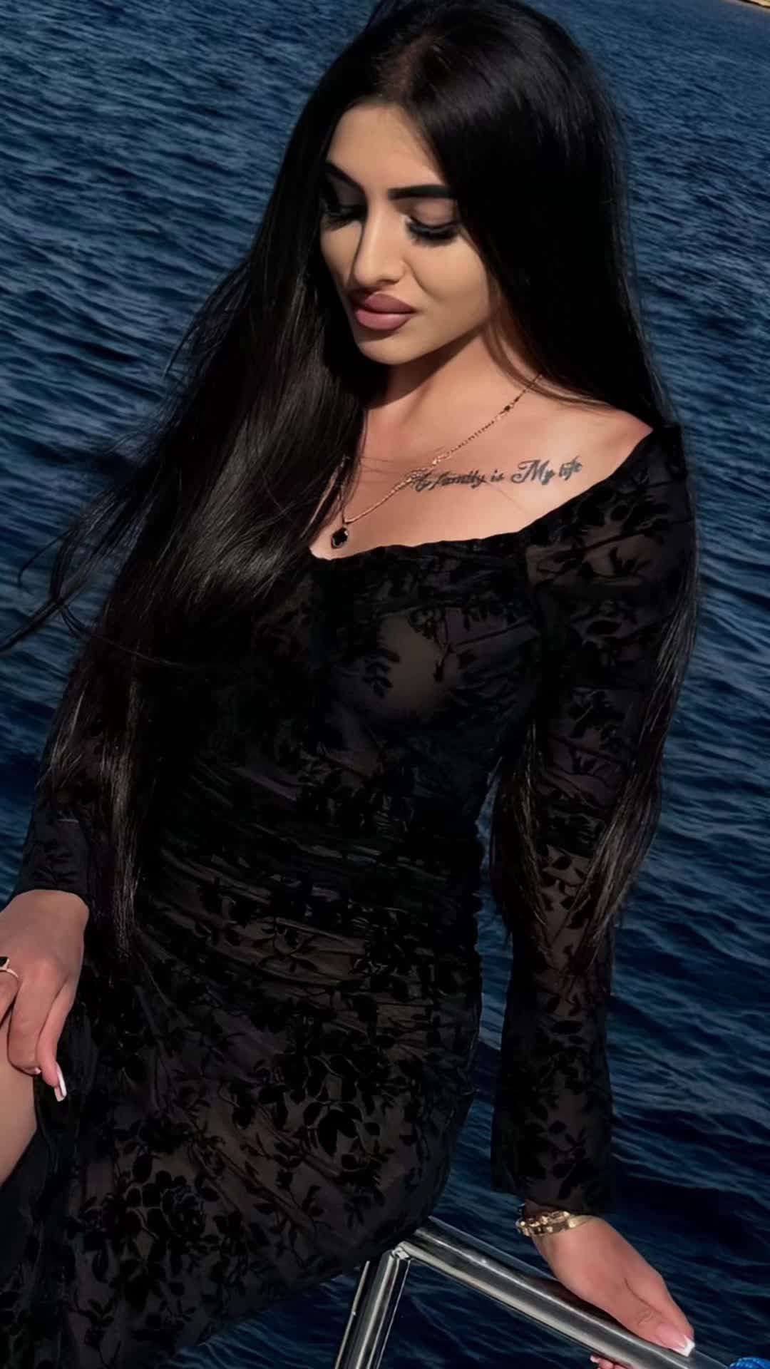 @𝐤𝐫𝐢𝐬𝐭𝐢𝐧𝐚 👑