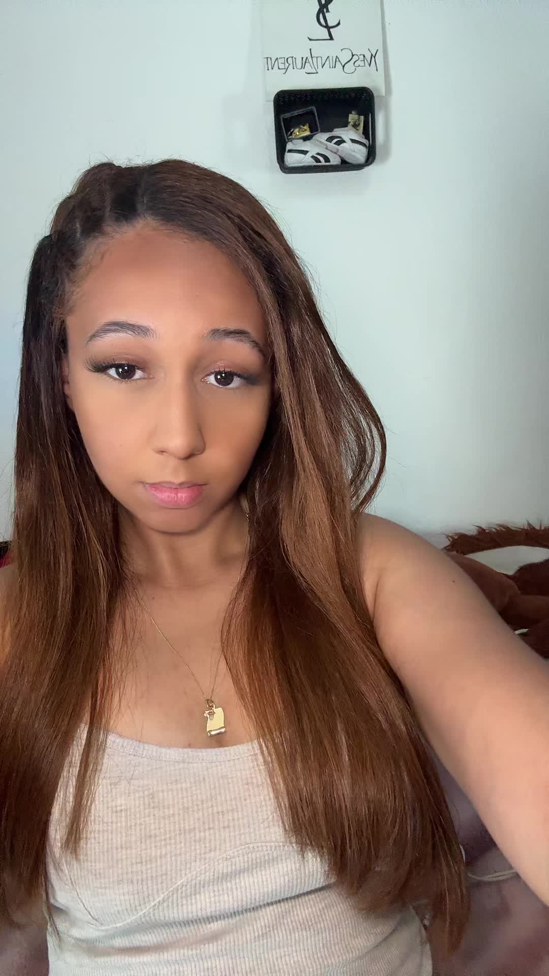 @&bull;𝕱&bull;