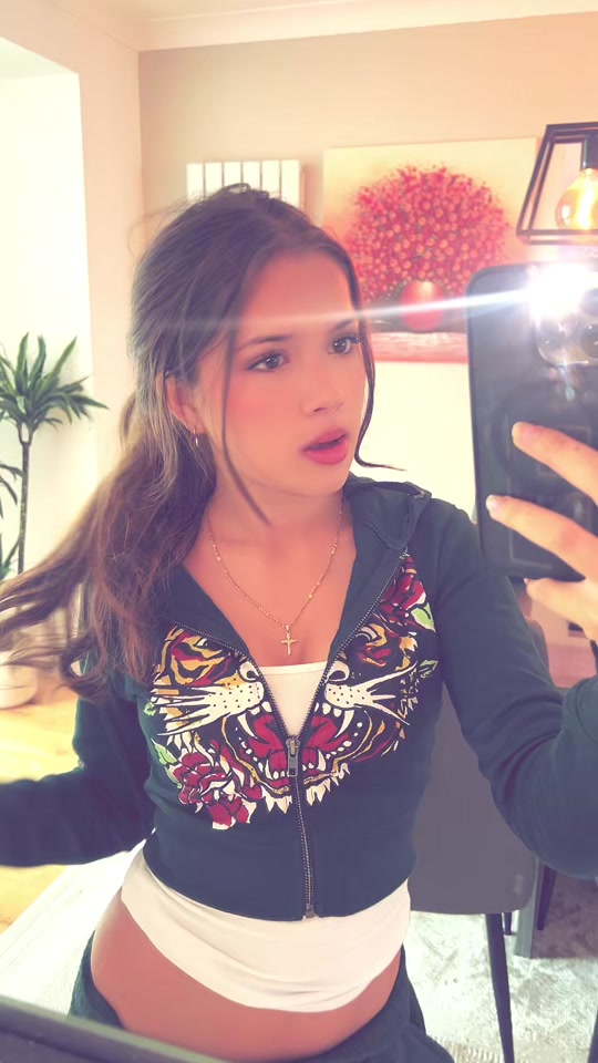 @oliviaamallik