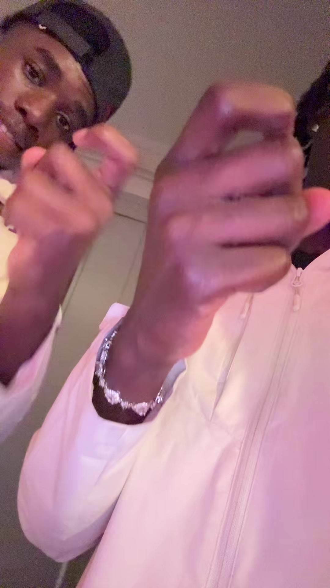 @𝐑𝟐 𝐱 𝐁𝟐