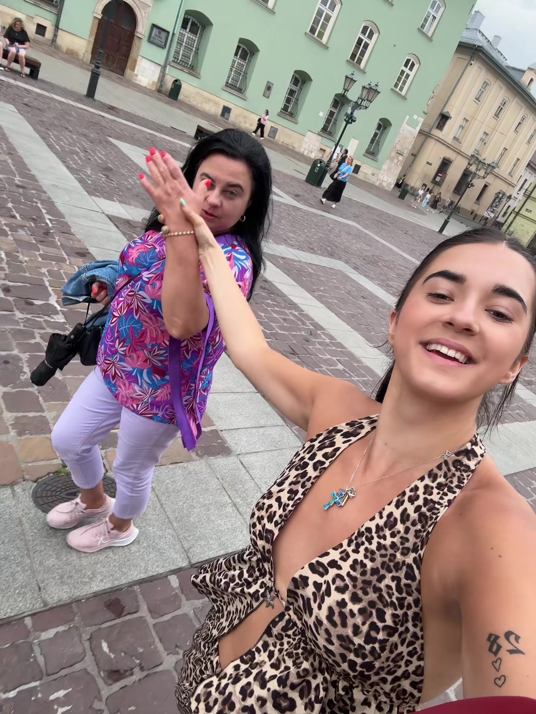 @anastasia🪩🐆✨