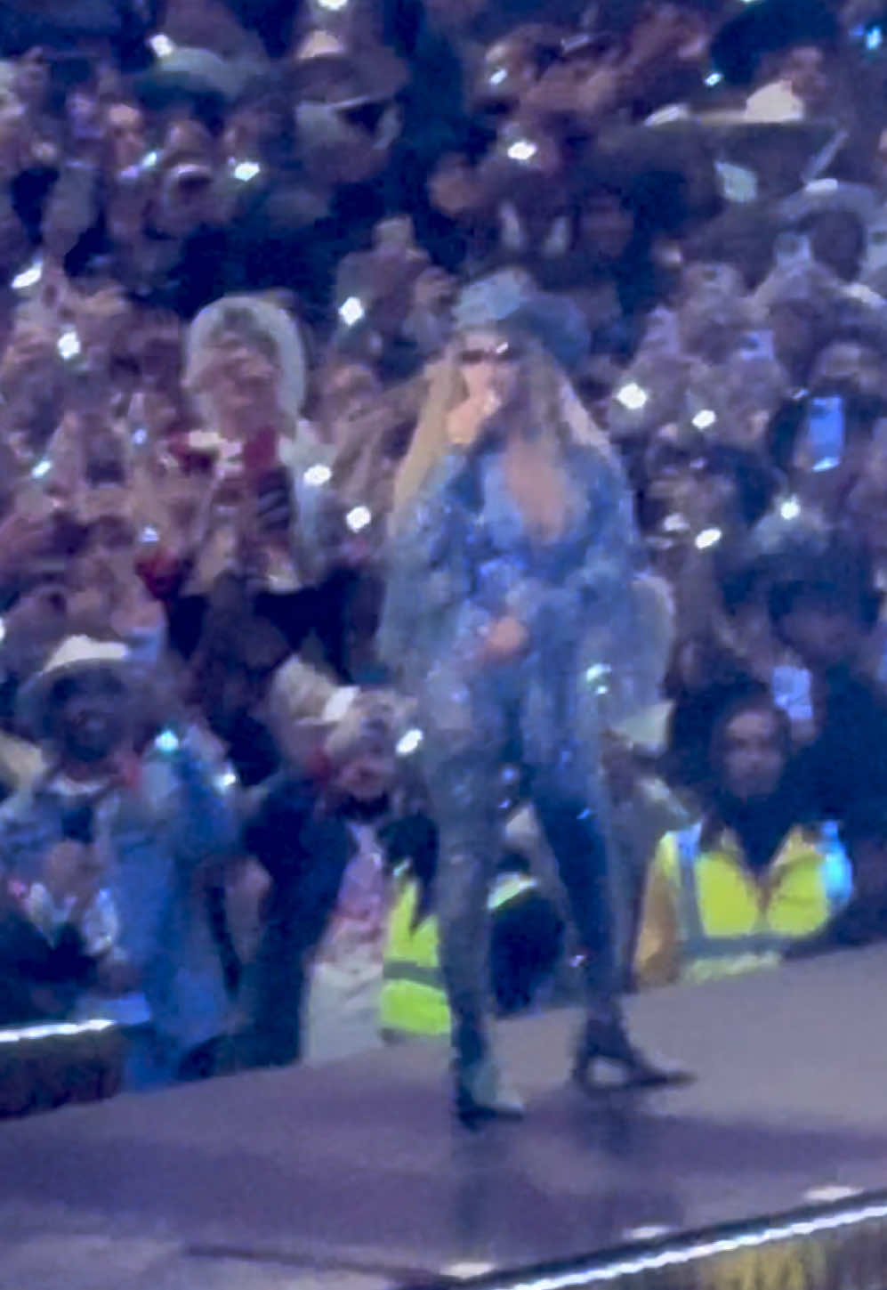 @Sophie 🐝