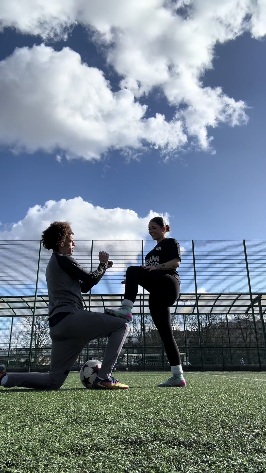@𝐓