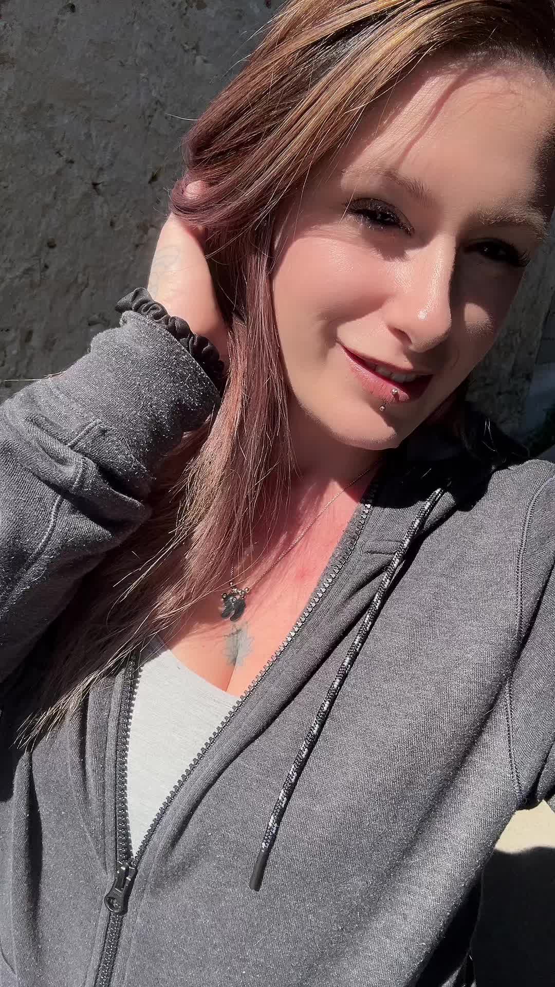 @Julia🦋🖤