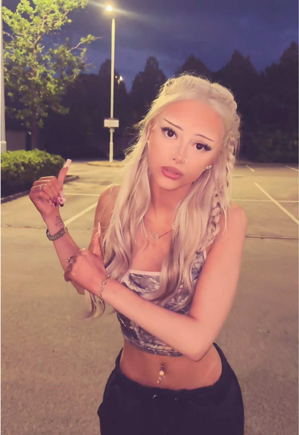 @ana&iuml;sfxo 𓅓
