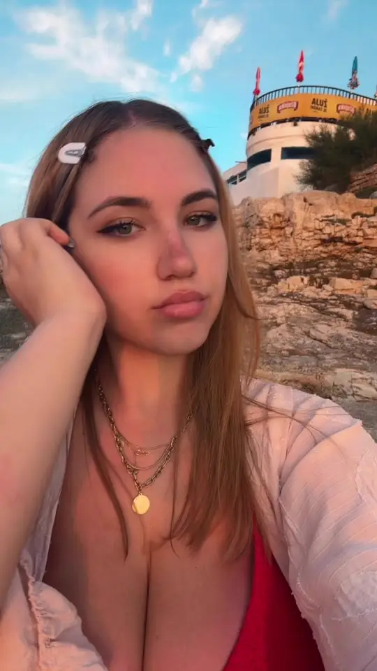 👨‍🦲 ( chiri.francesca_) Urlebird