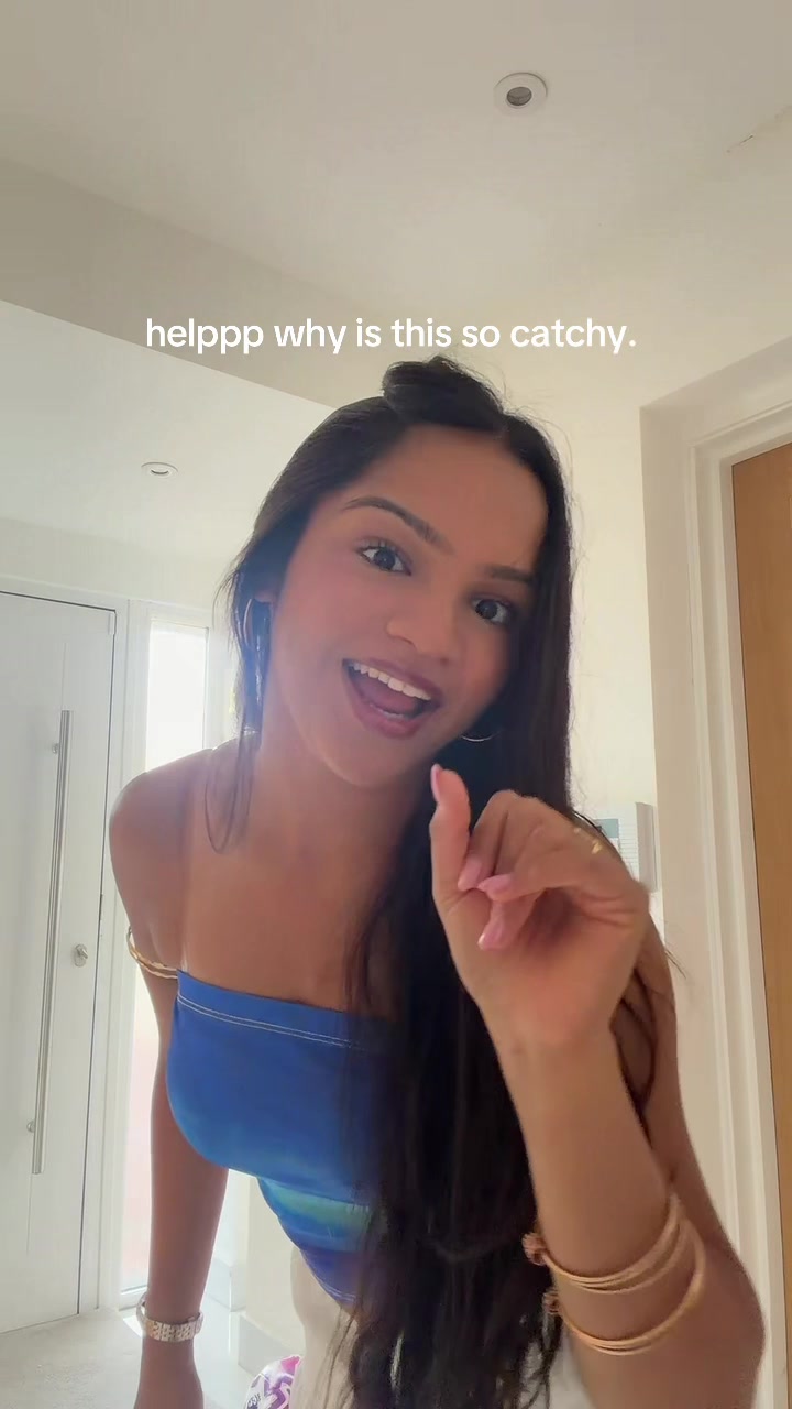 @Simran🤍