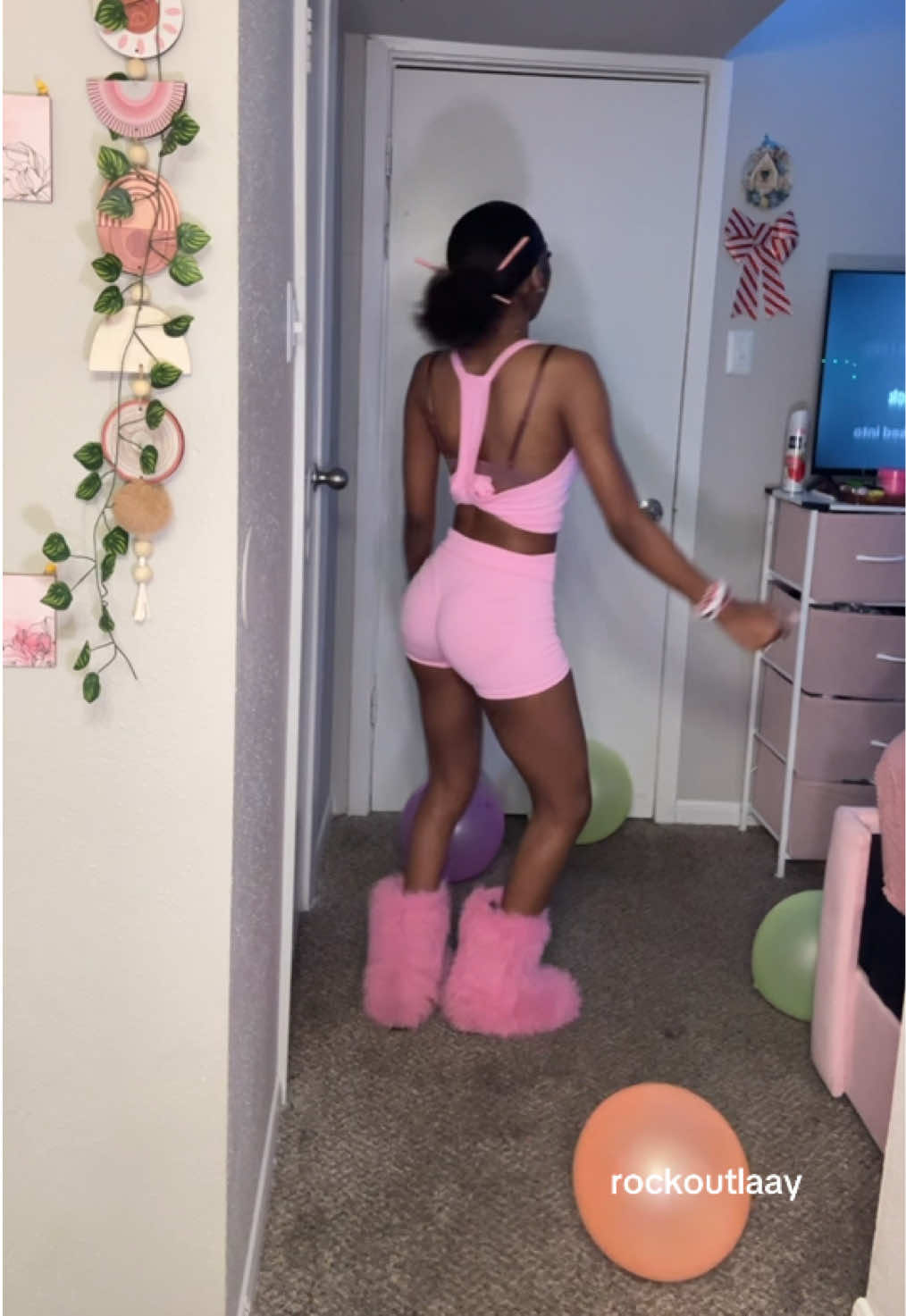 @rockoutlaay