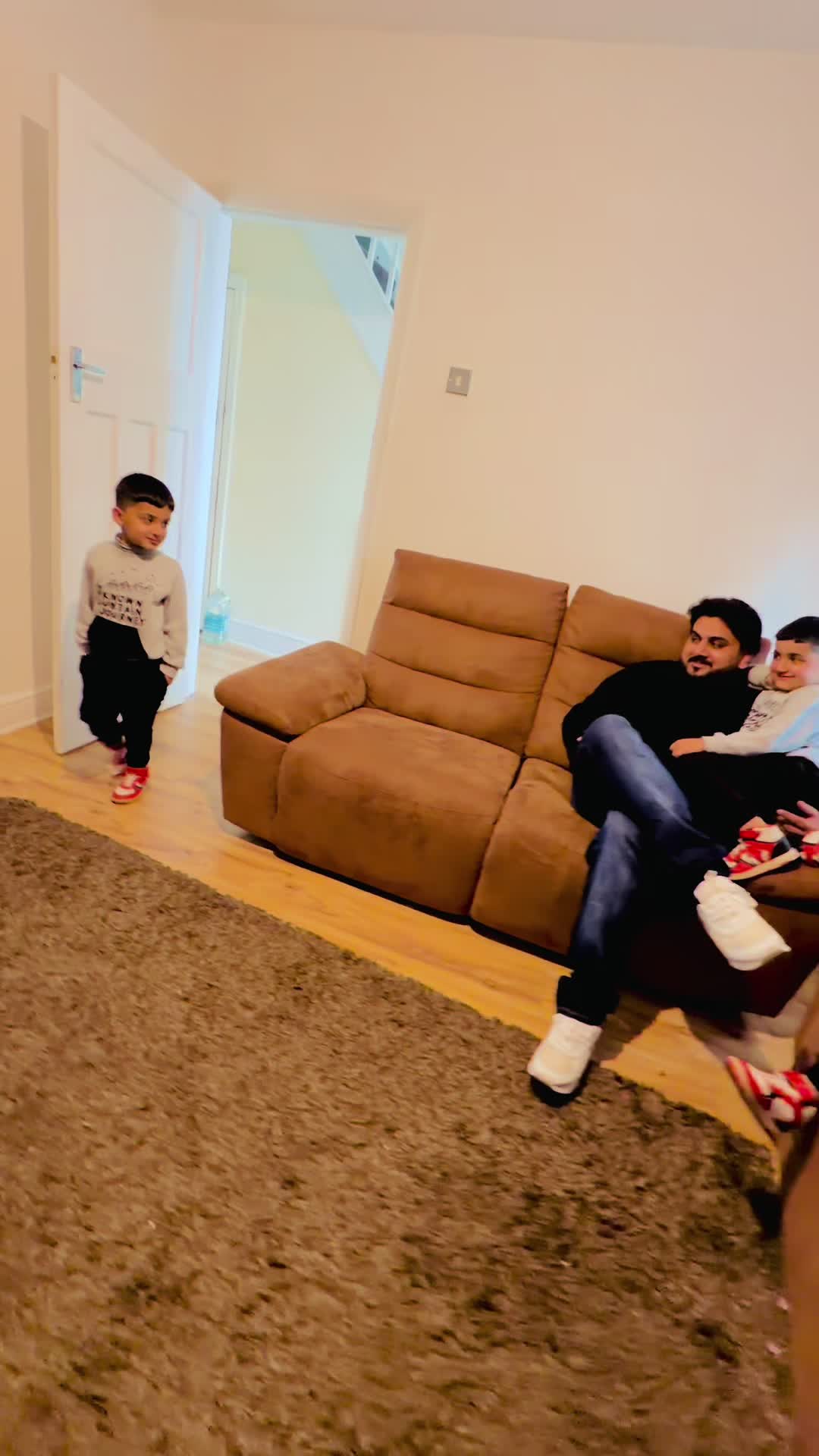 @Nadeem Mughal🇬🇧