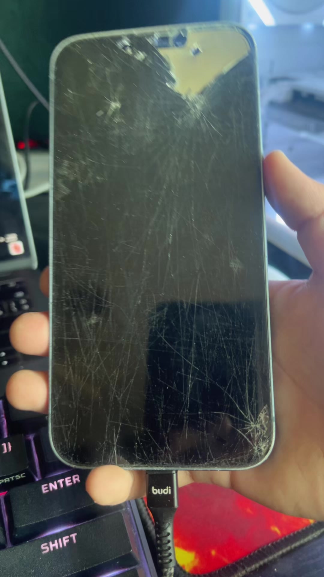 @IPhone 13 User/Vee lover:)