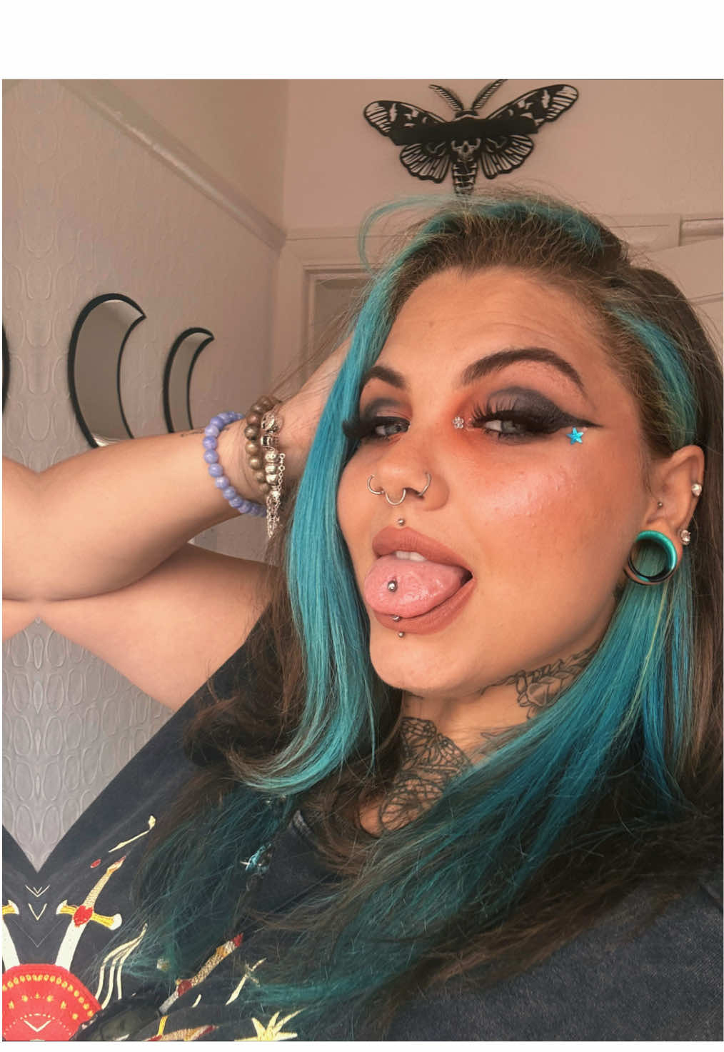 @𝐿𝒾𝒻𝑒𝒲𝒾𝓉𝒽𝐿𝒾𝓁𝓁𝓎𝓍𝑜