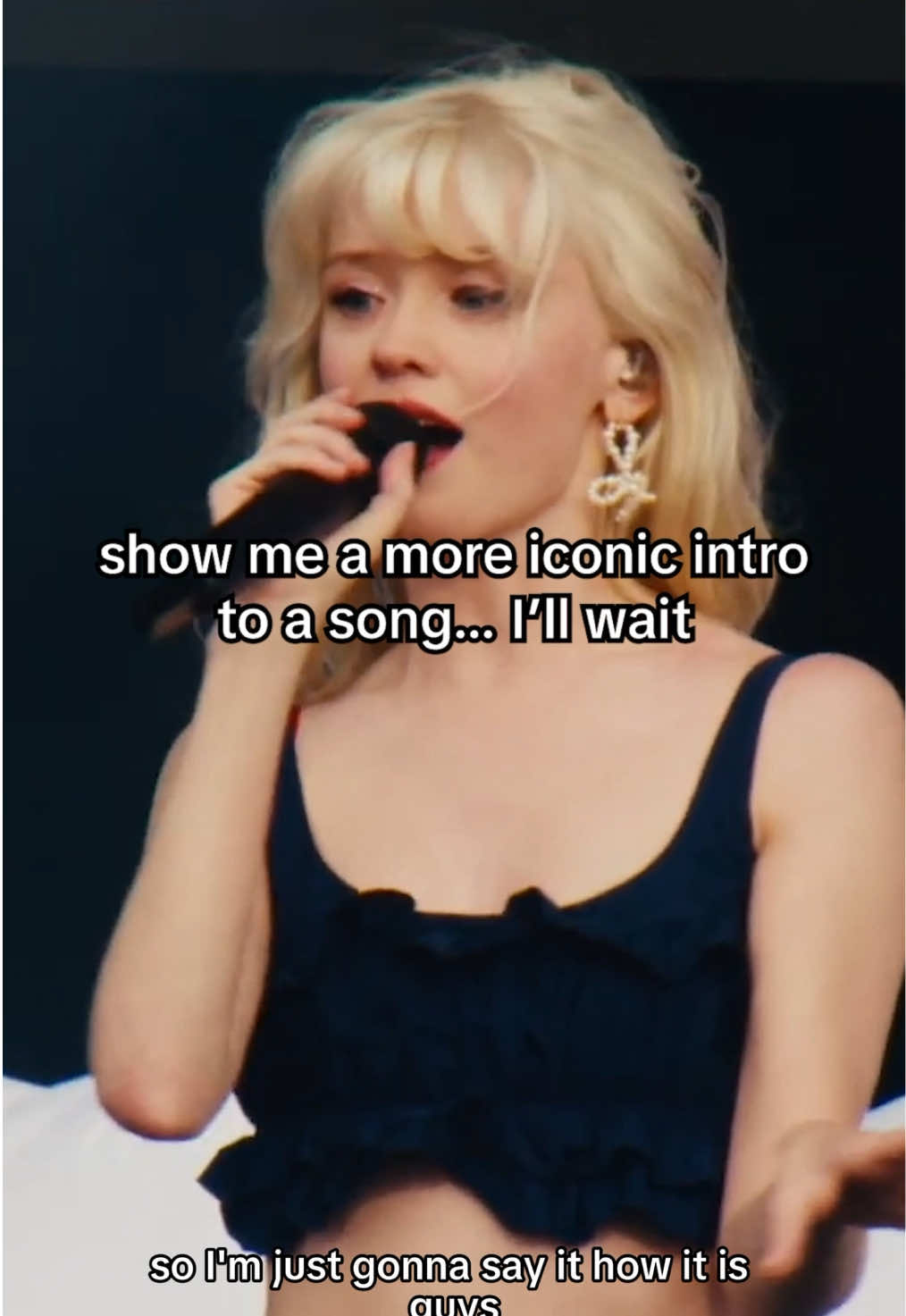 @Maisie Peters on stage