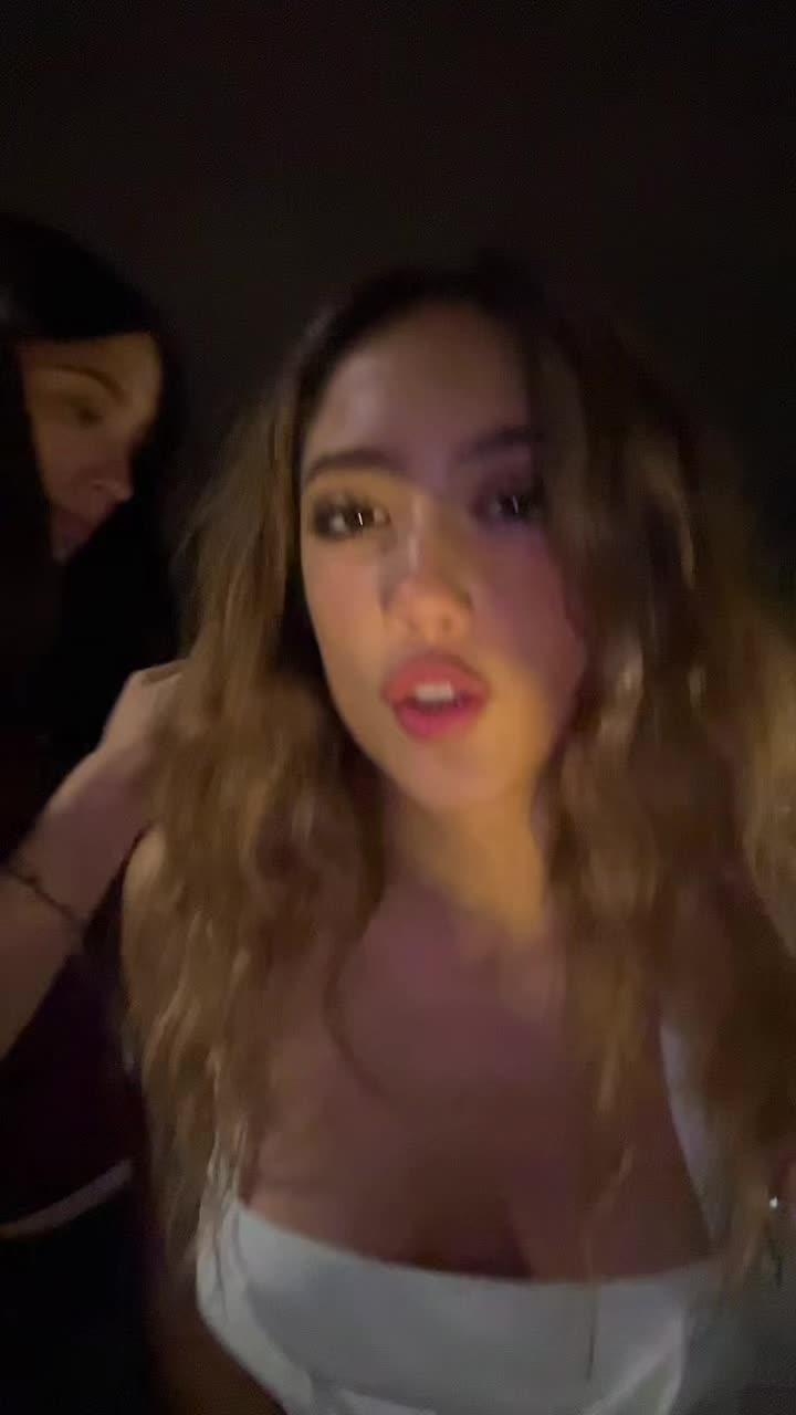 @Valentina Paloma