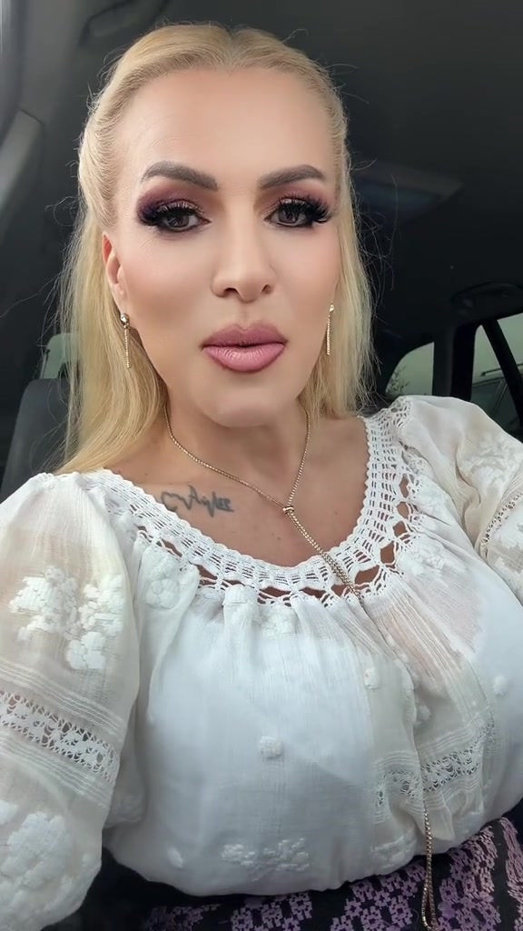 @CorneliaTica