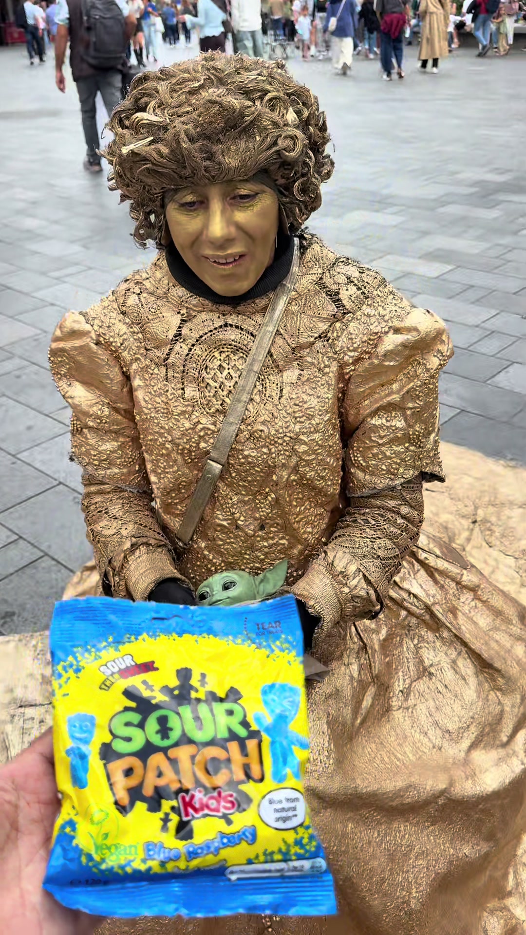 @goldenladystatue