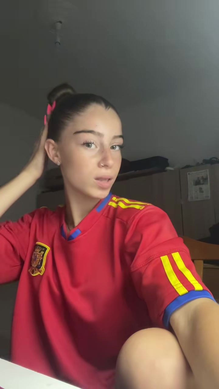 @nikolinaa