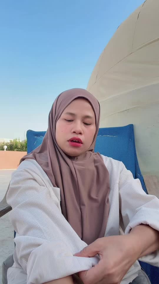 @lily