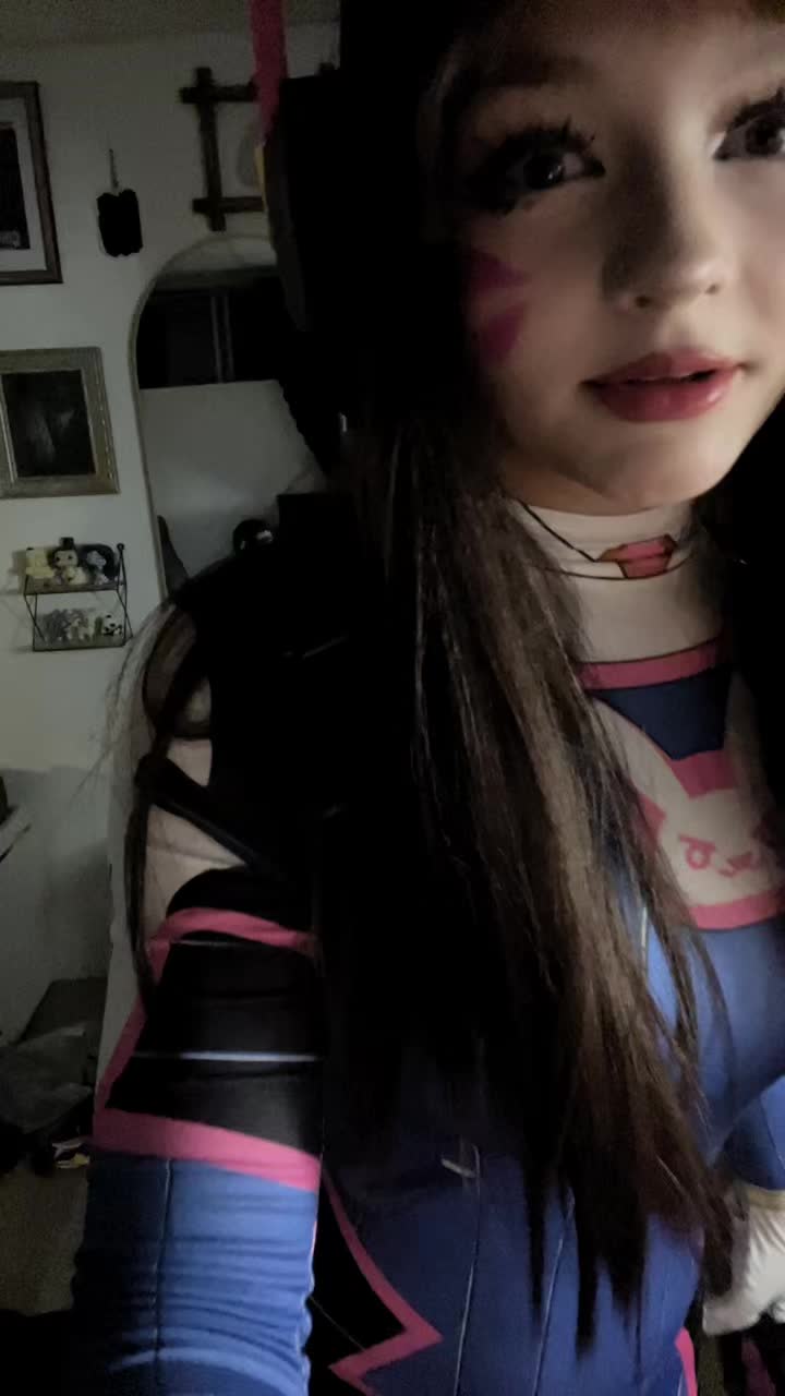 @_axhley_