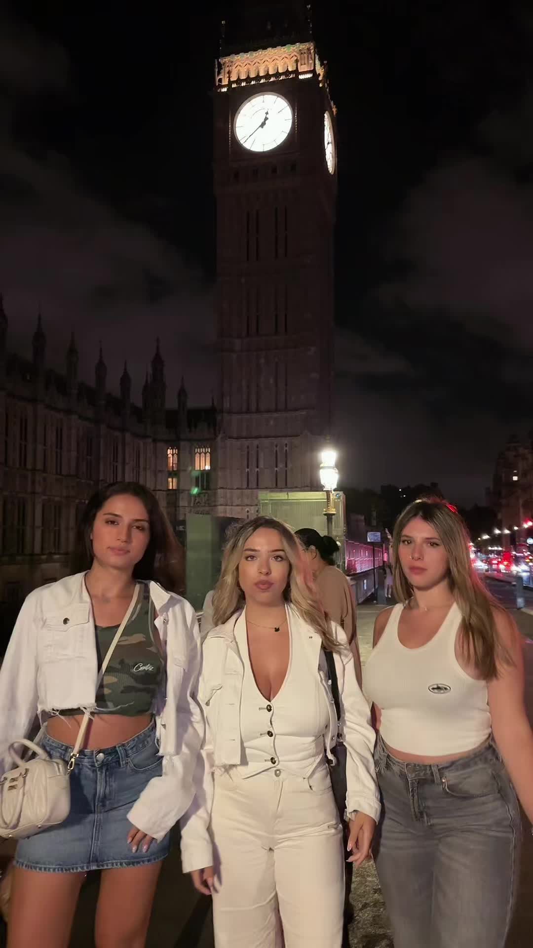 @Aliki