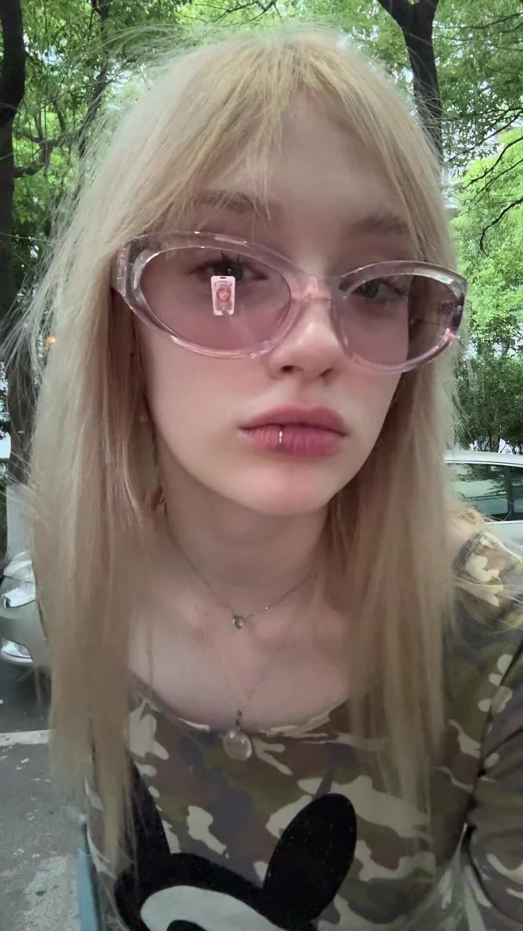 @MarisaLeona_