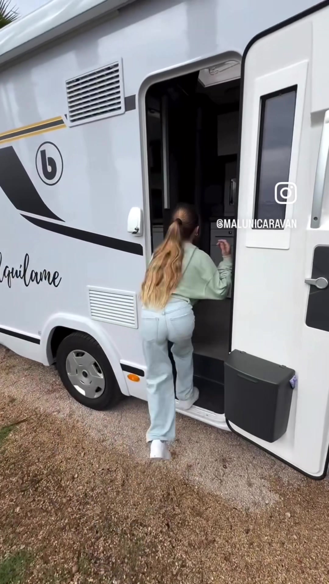 @MALUNICARAVAN