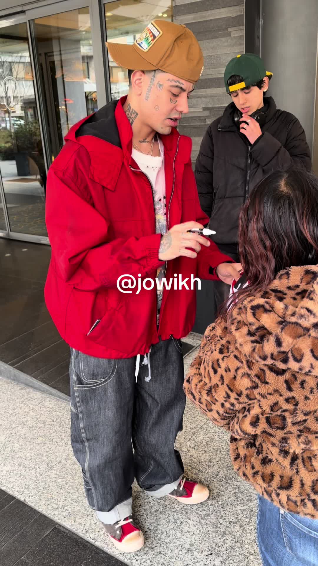 @Jowi Kh