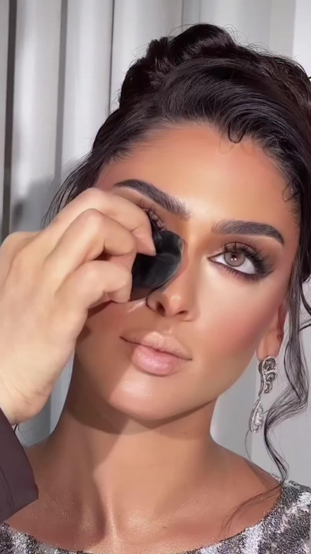 @&Aacute;fricamakeup_essence
