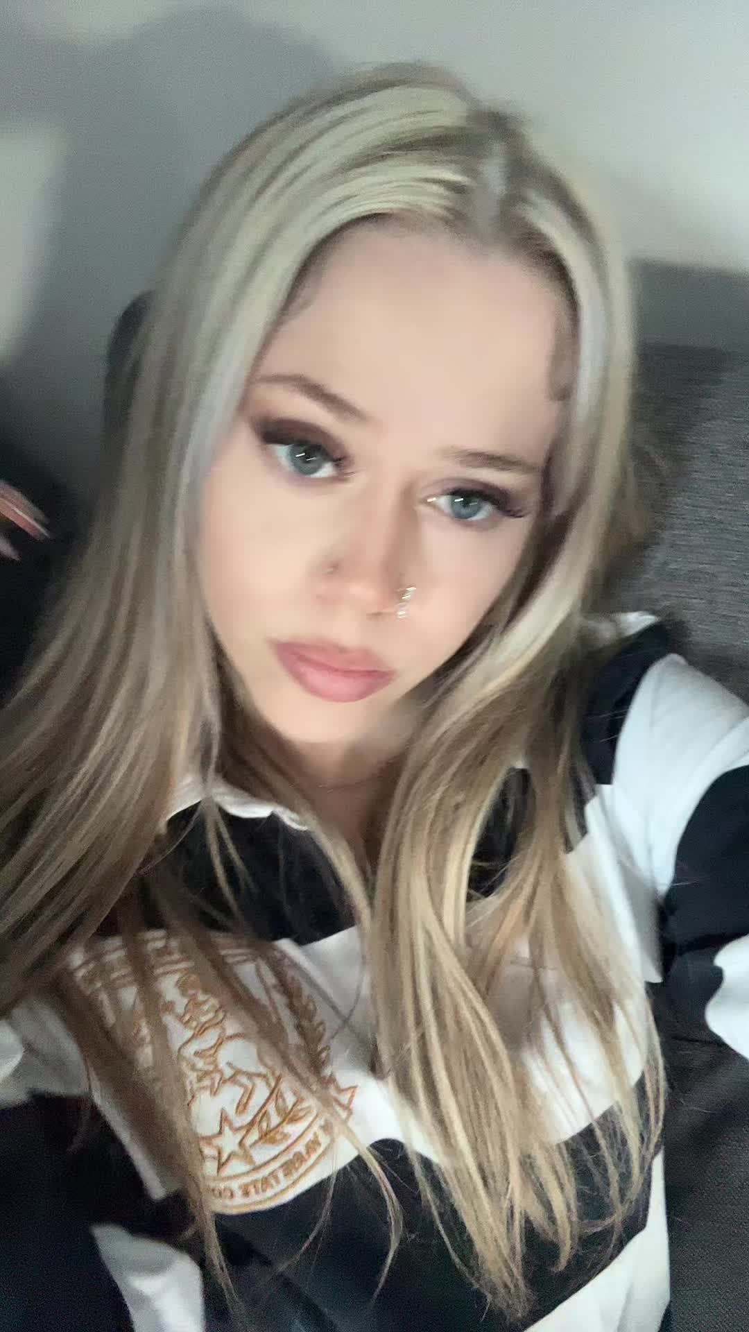 @yo_eeleynora