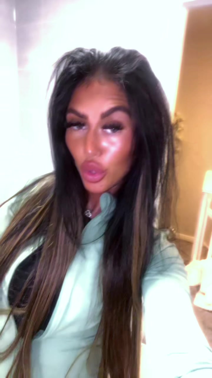 @courtneyreanne