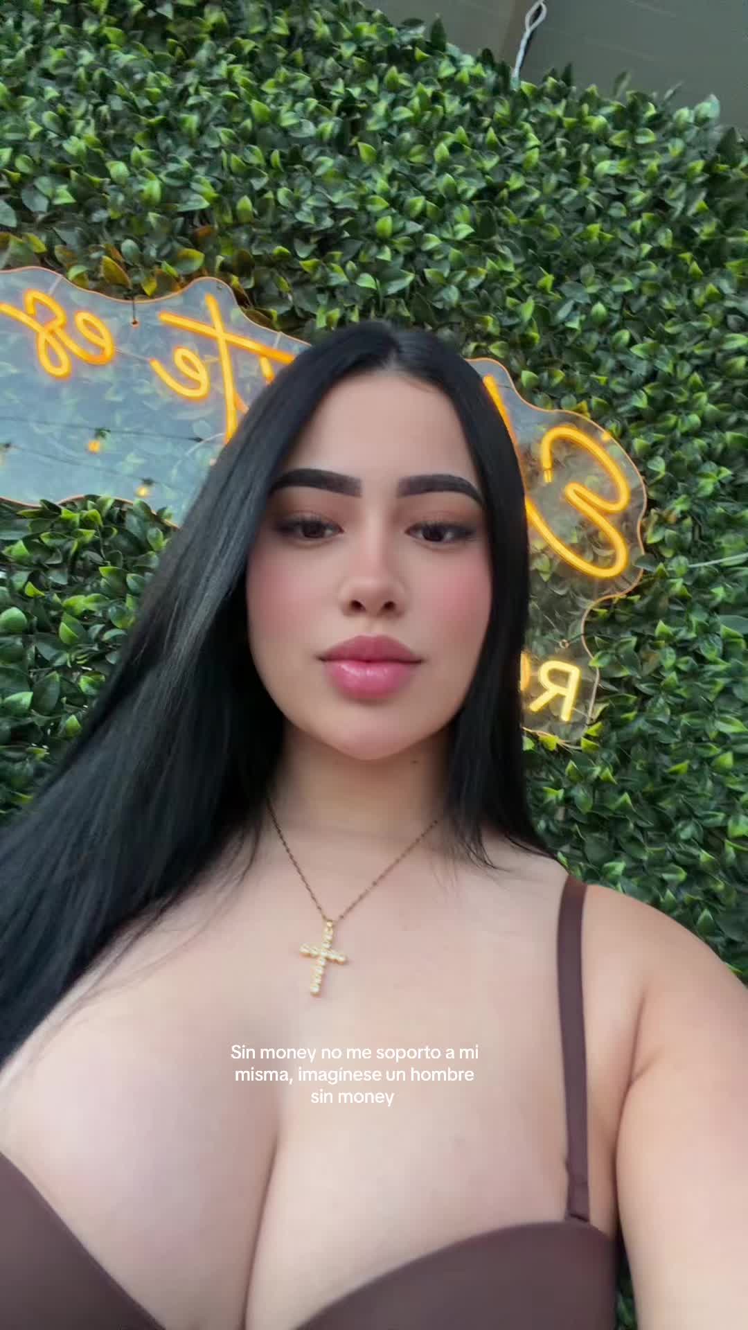 @valesuarezl_2  👑