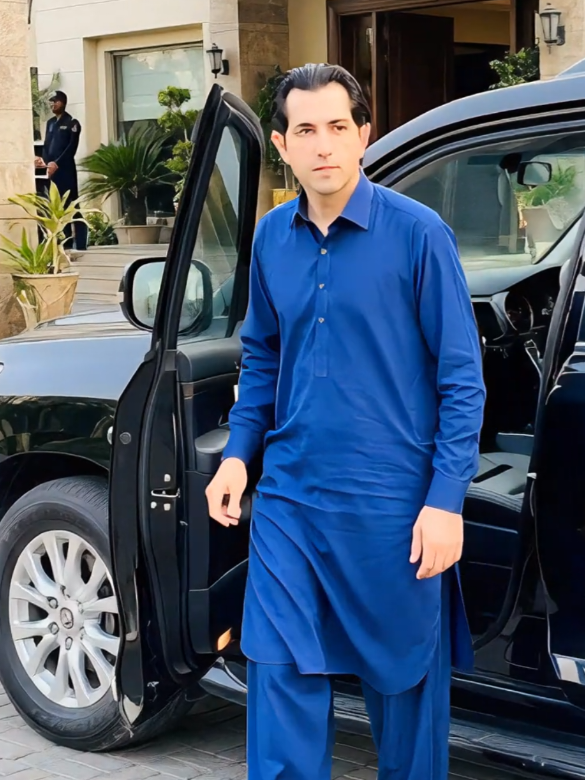 @zaraar Akbar