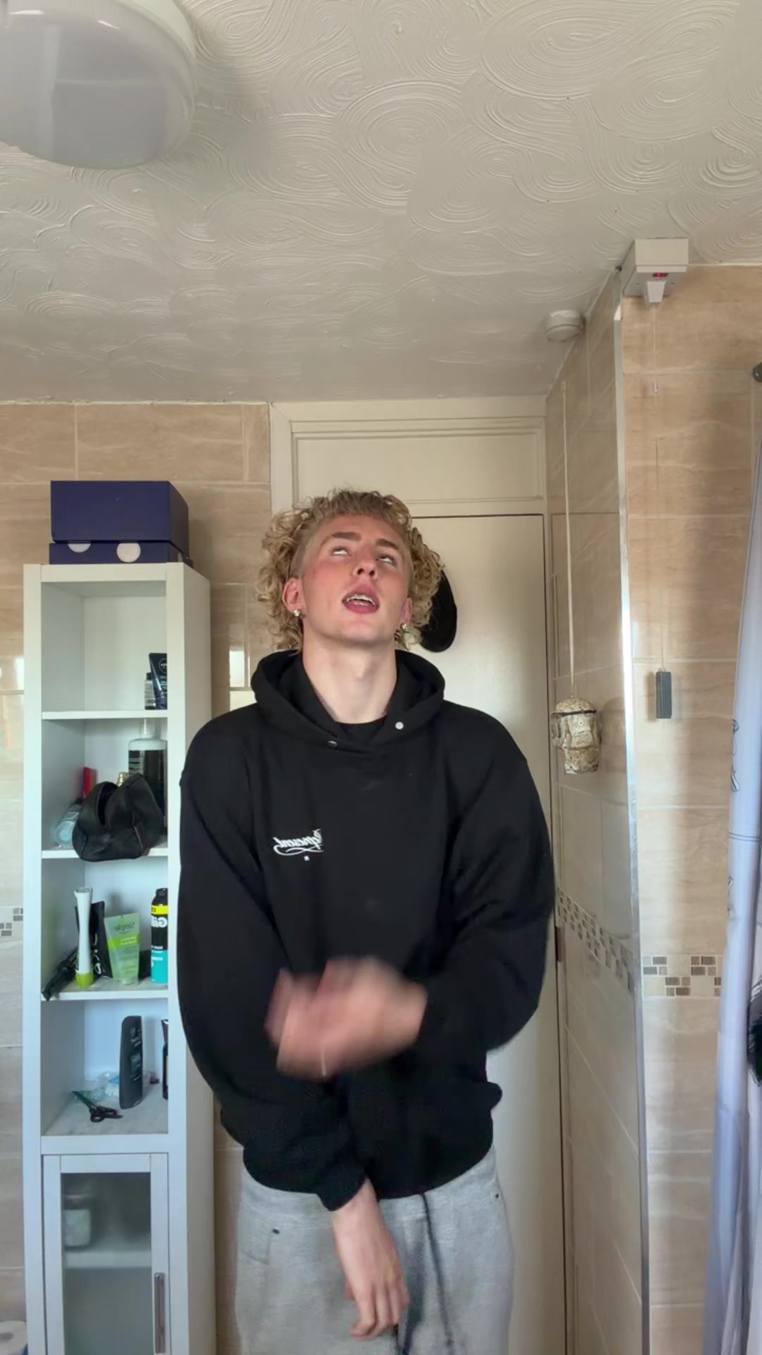 @whiteboi👨🏼&zwj;🦱